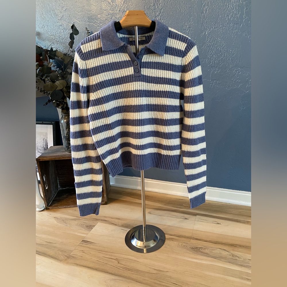 NWT American Eagle Striped Blue and Cream Knit Sweater - Picture 3 of 10